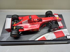 F1 FERRARI F2001 2001 KING OF RAIN SCHUMACHER HOTWHEELS 1:18 - 8