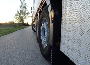 8693 Volvo FH460 - 6x2 - Valník + HR-HIAB 377E6 + JIB 28M – - 8