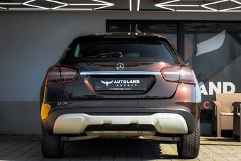 Mercedes-Benz GLA 180 A/T - 8