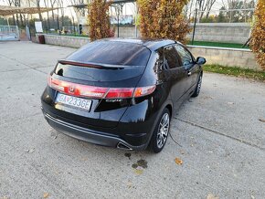 Honda Civic 8g 1.8 benzín v-tec 2010 - 8