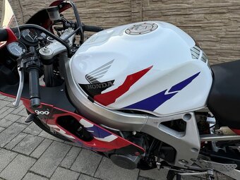 HONDA CBR 900 RR SC33 - 8