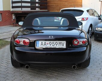 • MAZDA MX-5 1.8i, 93 kW, čierna metalíza, r.v. 2008 • - 8