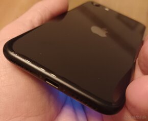 Predám -  Nepouživaný - ako nový Iphone SE 2022 - 128GB - 8