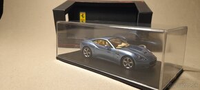 1/43 Ferrari California a Ferrari Fiorano od RedLine - 8