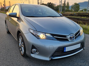 Toyota Auris 1.8 I VVT-I Hybrid Executive - 8