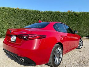 Alfa Romeo Giulia 2.2 Diesel 210 AT AWD Veloce - 8