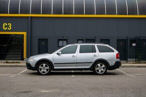 Škoda Octavia Combi 2.0 TDI 4x4 Scout - 8