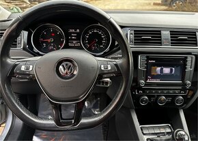 VOLKSWAGEN JETTA HIGHLINE - 8