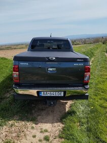 Predám Toyota Hilux 3.0D4D - 8