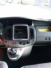 Opel Vivaro 2012 - 8