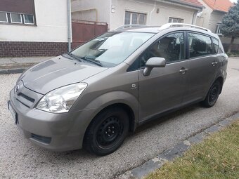 Toyota Corolla Verso 1.6 - 8