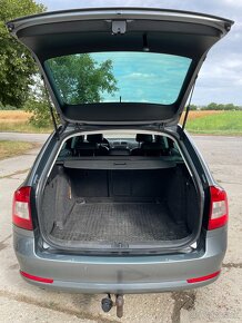 Škoda Octavia Combi 2.0 TDI CR DPF Elegance - 8