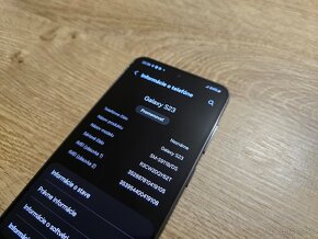 Samsung s23 v Top stave bez znamok pouzivania v krabici s na - 8