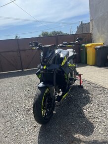 YAMAHA MT-09 - 8