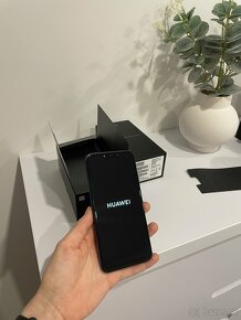 Mobil Huawei Mate 20 Lite - 8