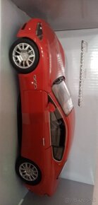 Modely 1:24 FORD Mustang GT 2006 +Maserati - 8