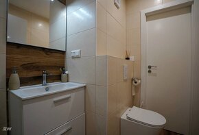 (REZERVOVANÉ) 1 a pol izbový byt + 2x balkón - 44m² Dubnica  - 8