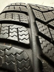 2 Zimné pneumatiky 225/40/19 Pirelli Sottozero 3 Winter AO - 8