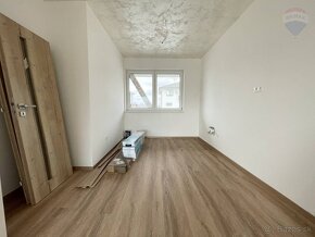 NA PREDAJ: 4 IZBOVÝ DOM NA KLÚČ, POZEMOK 152m2, DUNAJSKÁ STR - 8