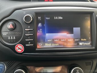 Toyota Yaris Hybrid 1.5 HSD E-CVT 5dv. - 8