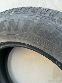 Good Year Efficient Grip 225/65R17 - 8