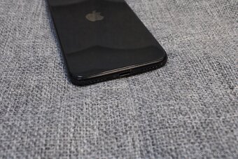 iPhone SE 2020 64GB (plne funkčný) - 8