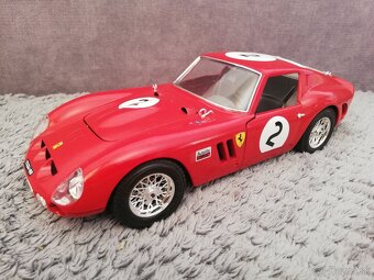 1:18 FERRARI 250 GTO Bburago - 8