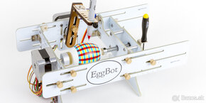 Predám EGG BOT - 8