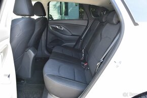 Hyundai i30 CW Kombi 1.6 CRDi AUTOMAT FAMILY SR 2020 - 8