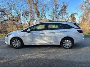 Opel Astra Sports Tourer - 8