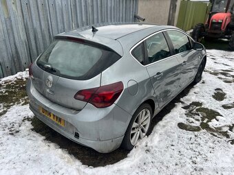 Opel Astra J - 8