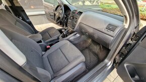 Volkswagen Golf 5 1.4 16V - 8