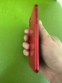 iPhone 11 64GB RED Product - 8