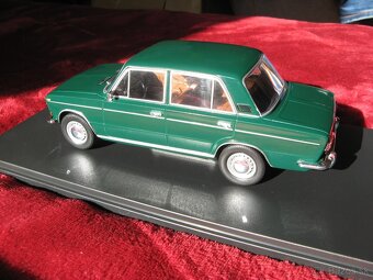 Lada 1500 - WhiteBox 1:24 - 8