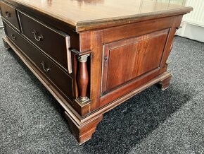 Masívny drevený konferenčný stolík - 8