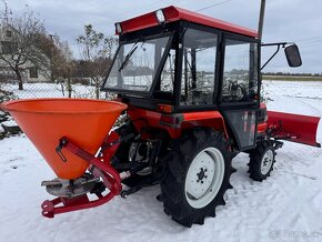 Japonský traktor KUBOTA GL 23 Diesel 3 válec, 23HP - 8