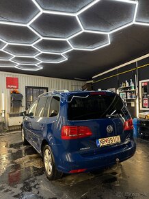 VW Touran 2.0 TDI - 8