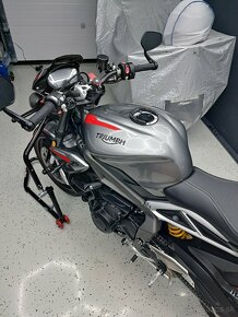 Triumph Street Triple RS - 8