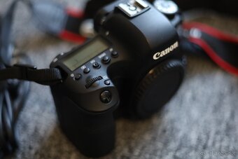 Canon EOS 6D Mark II - 8