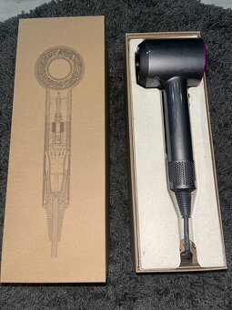 Dyson hd 08 - 8