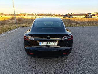 Tesla 3 SR+ - 8