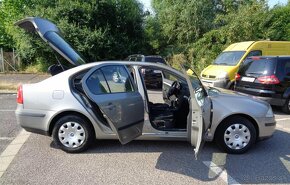 Škoda Octavia 1.6i Ambiente - 8