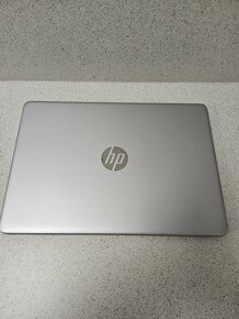 HP Laptop 14s Ryzen 5 4500 / 8GB RAM / 256GB SSD - 8