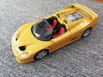 1:18 FERRARI F50 Bburago - 8