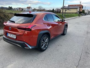 Lexus UX - 8