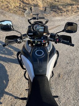 Suzuki DL V Strom 1000 - 8