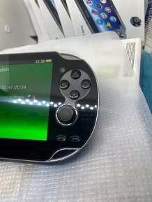 PS VITA PCH-1004 - 8