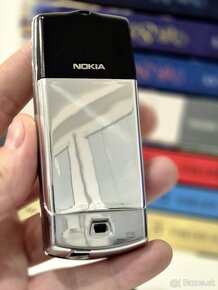 NOKIA 8810 CHROME - TOP STAV + ÚPLNE NOVÁ CHRÓMOVÁ BATERKA - 8