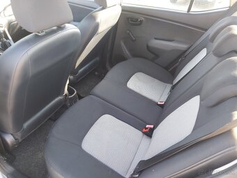 Hyundai i10 1.1i Comfort - 8