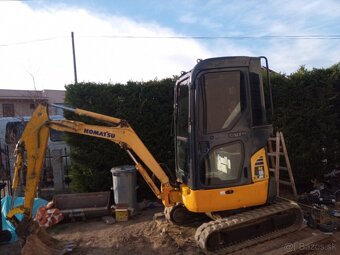 minibager Komatsu PC18 mr - 8